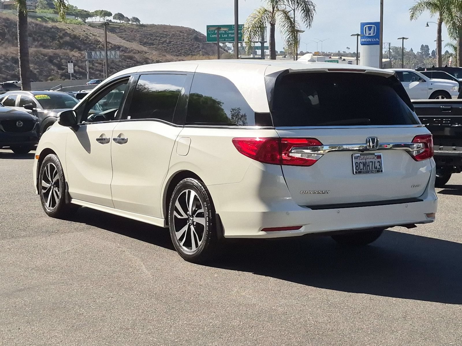 Used 2018 Honda Odyssey Elite image 3