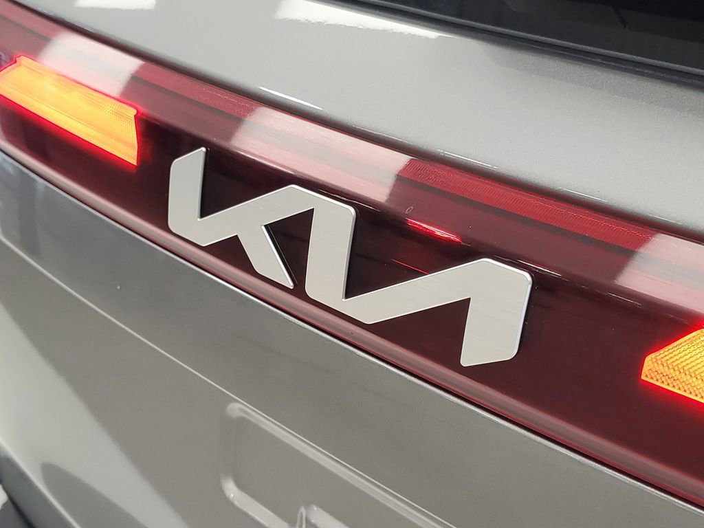 Used 2025 Kia Seltos S FWD image 7