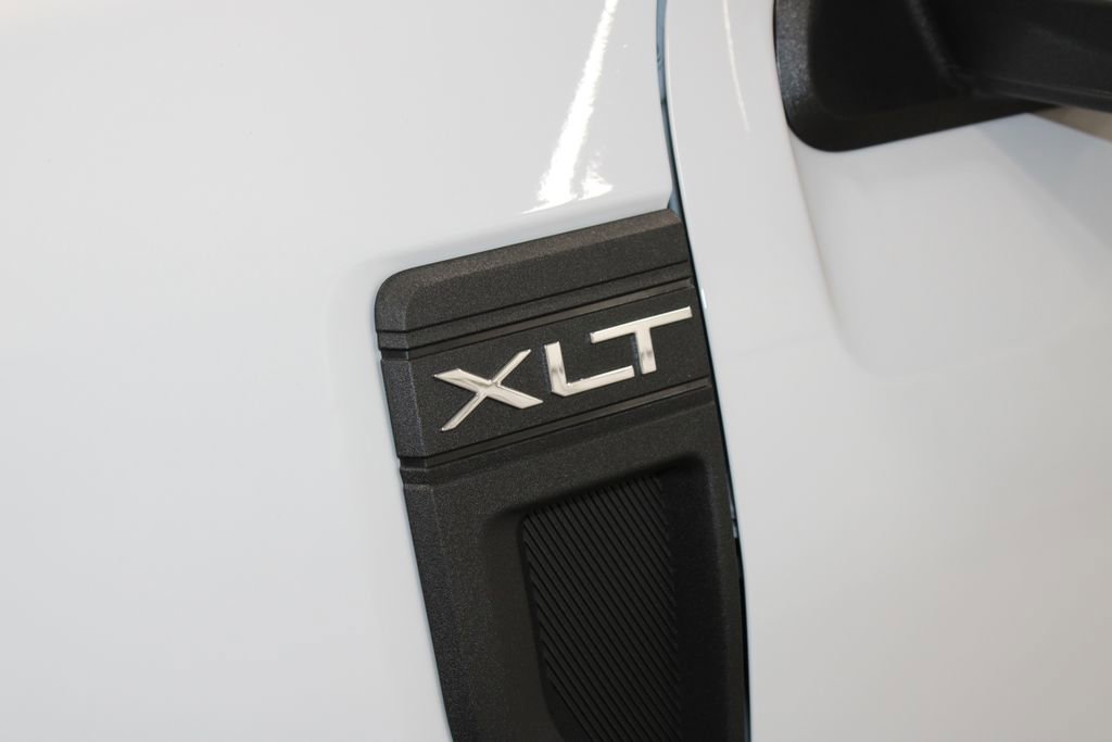 New 2025 Ford Maverick XLT w/ XLT Luxury Package image 11