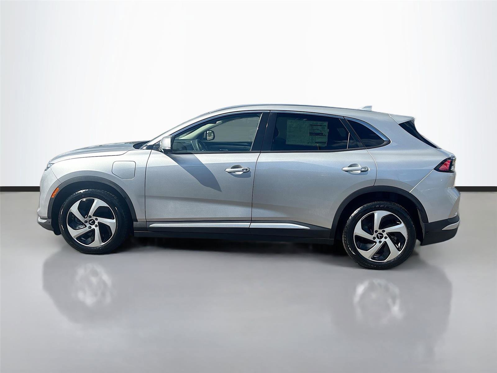 New 2025 VinFast VF 8 Eco AWD/4WD image 4