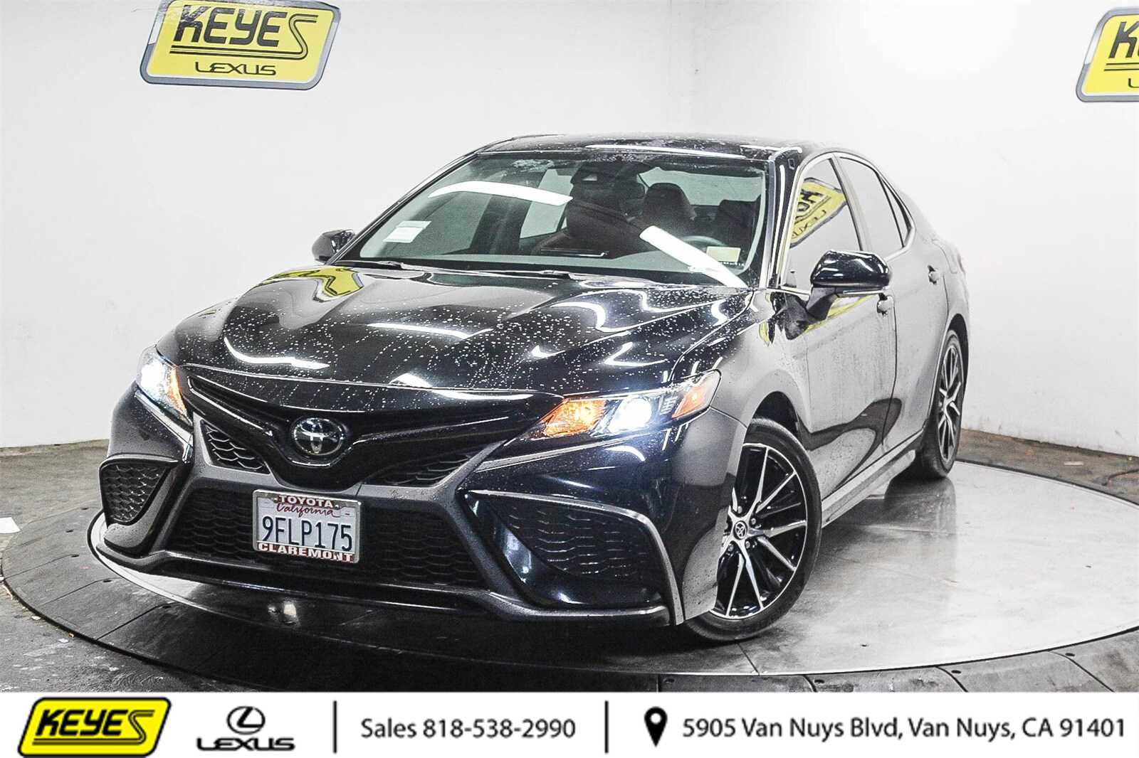 Used 2023 Toyota Camry SE image 1
