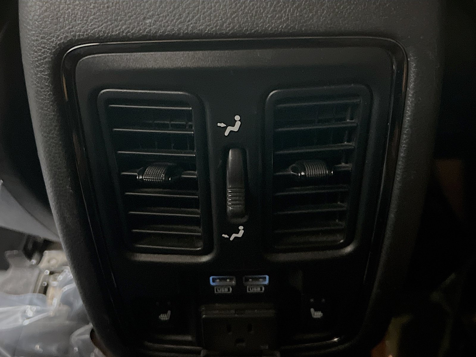 Used 2018 Dodge Durango R/T w/ Technology Group RWD image 20