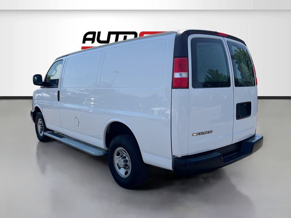 Used 2024 Chevrolet Express 2500 w/ Driver Convenience Package RWD image 5