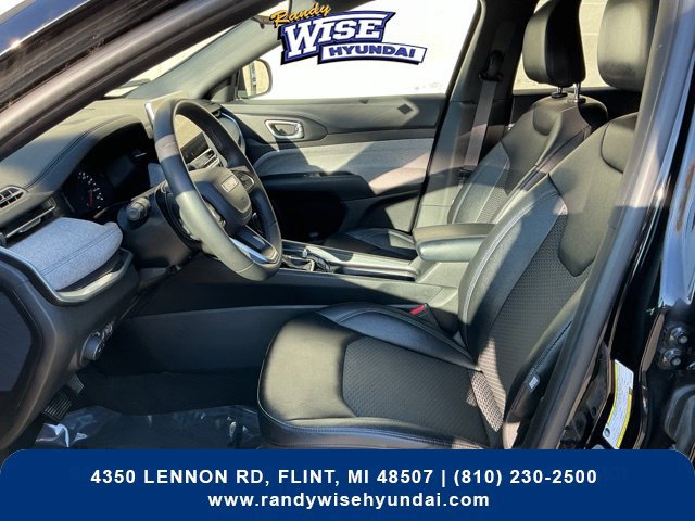 Used 2024 Jeep Compass Latitude AWD/4WD image 14
