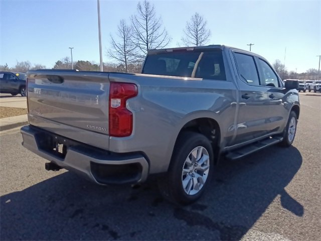 Used 2024 Chevrolet Silverado 1500 Custom image 3