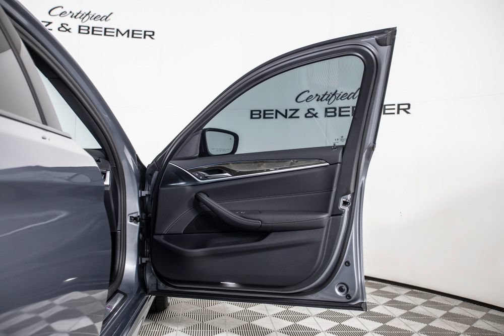 Used 2023 BMW 530e w/ M Sport Package RWD image 19