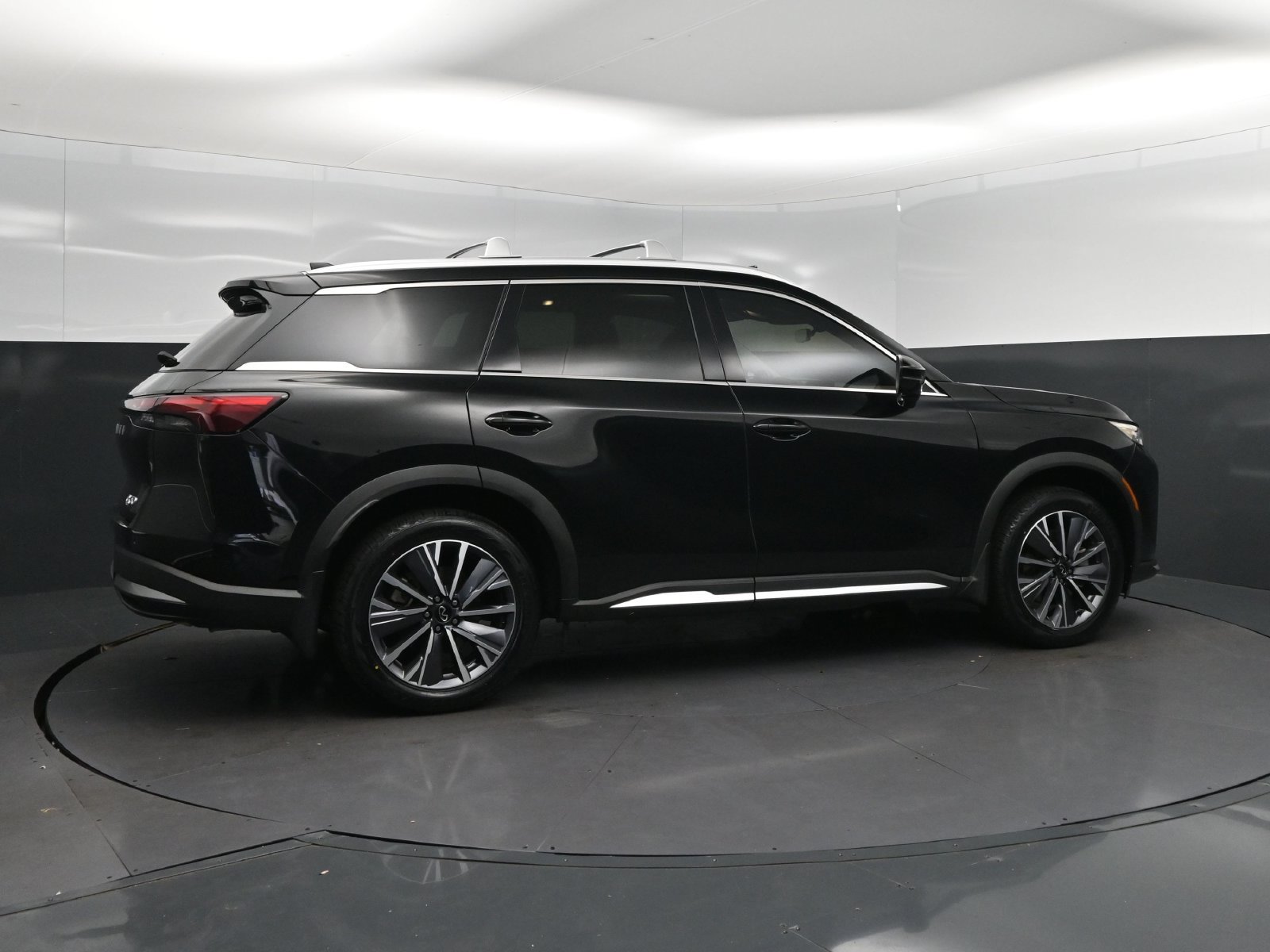 Used 2026 INFINITI QX60 Luxe w/ Cargo Package FWD image 8