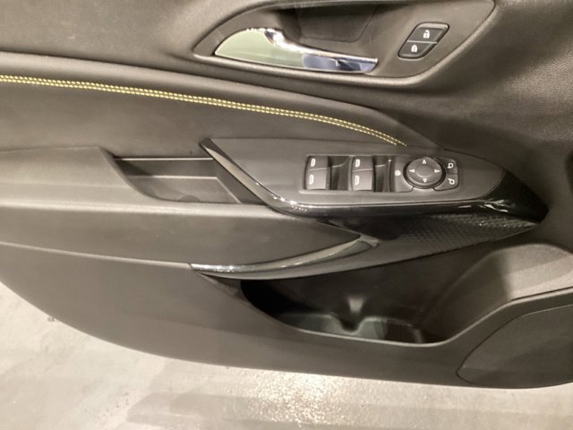 Used 2024 Chevrolet Trax ACTIV w/ Sunroof Package FWD image 32