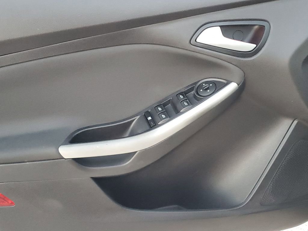 Used 2014 Ford Focus SE w/ Equipment Group 201A image 39