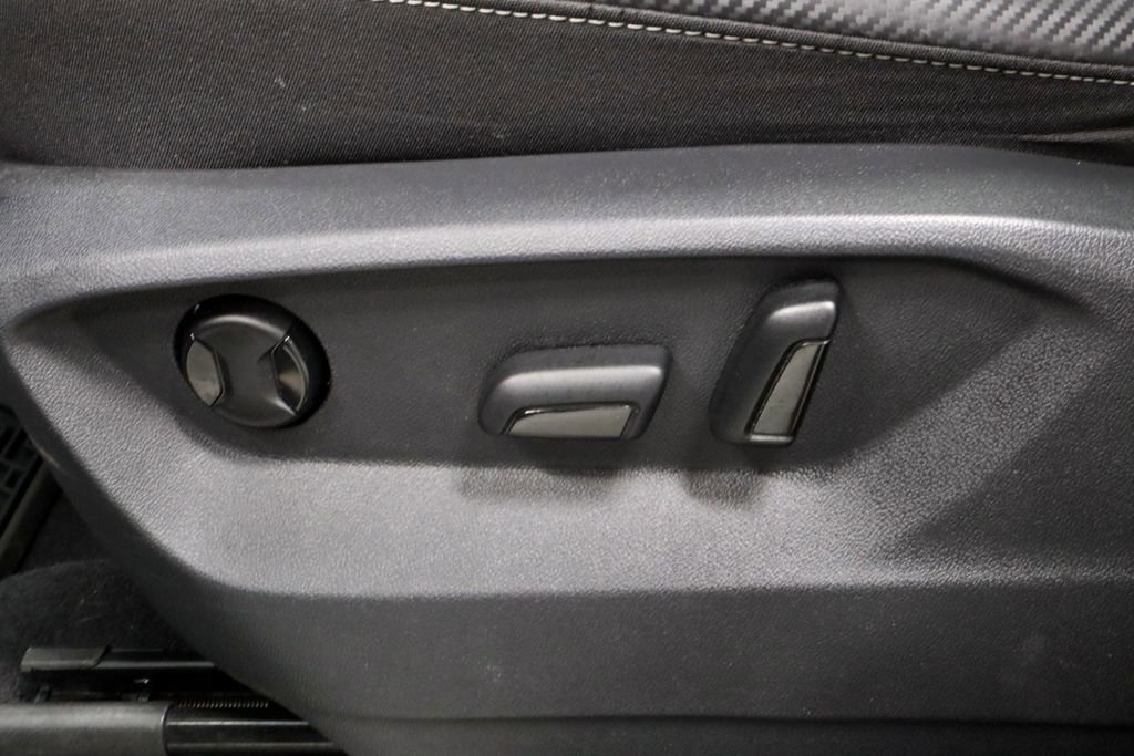 Used 2021 Volkswagen Atlas Cross Sport SE w/ Panoramic Sunroof Package image 25