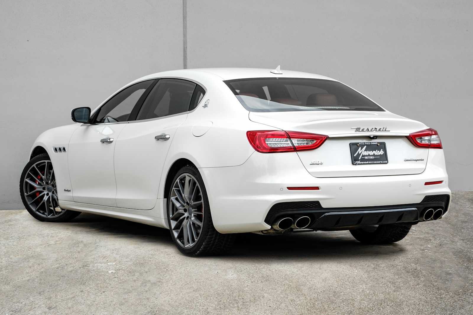 Used 2018 Maserati Quattroporte S GranSport Q4 AWD/4WD image 11