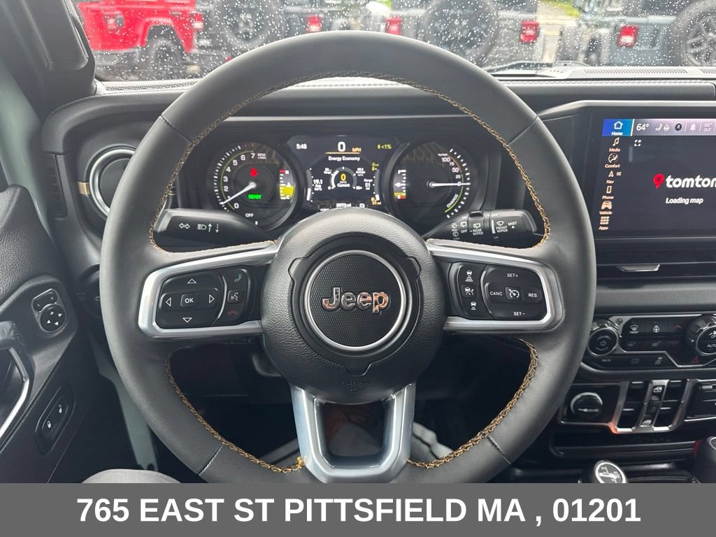 Used 2024 Jeep Wrangler Unlimited Sahara w/ Technology Group AWD/4WD image 25