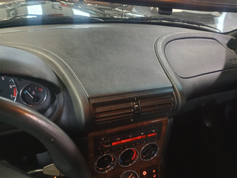 Used 2001 BMW Z3 3.0i RWD image 21