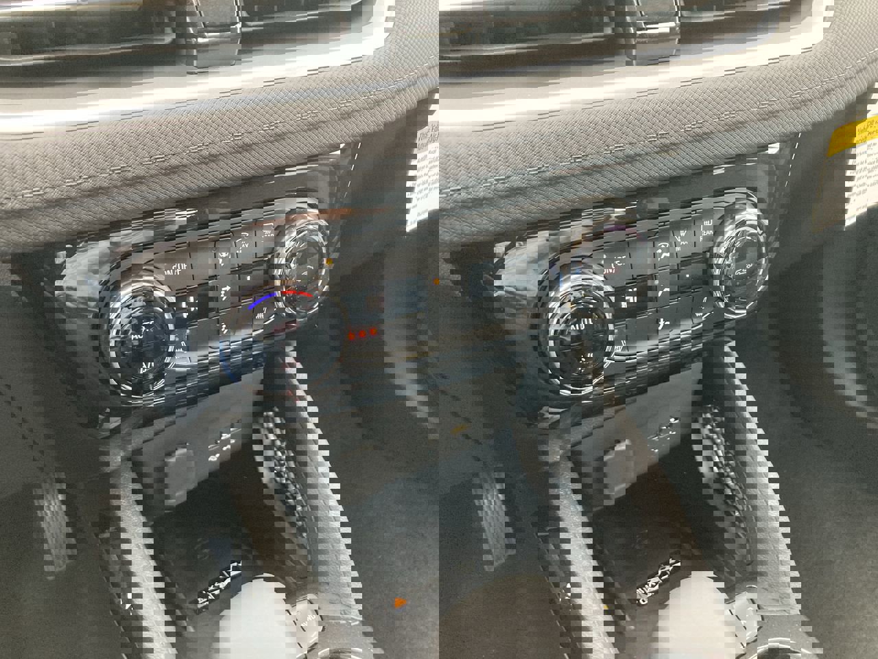 Used 2024 Chevrolet TrailBlazer LT w/ Convenience Package image 27