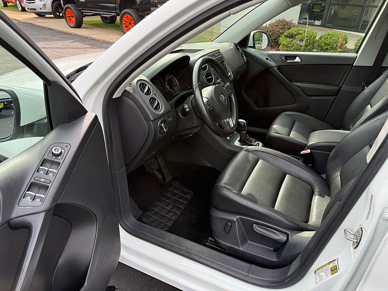 Used 2015 Volkswagen Tiguan SE FWD image 8