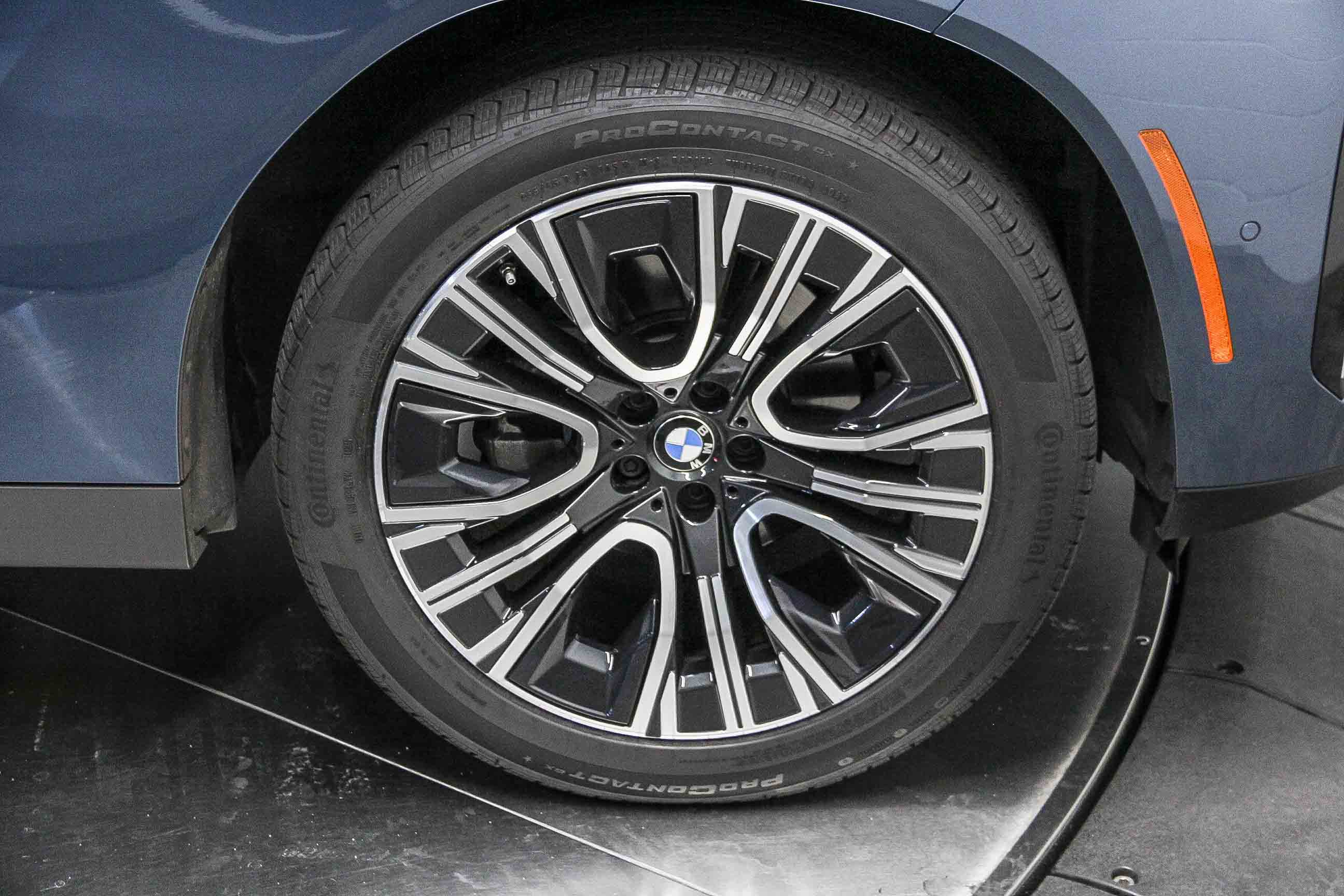 Used 2025 BMW X3 xDrive30i image 9