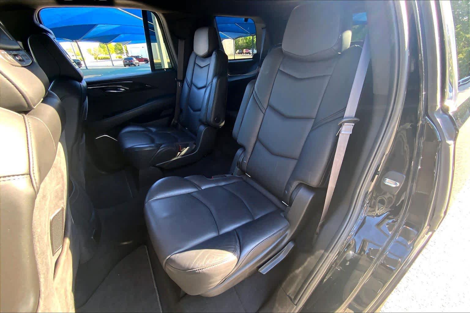 Used 2016 Cadillac Escalade Platinum AWD/4WD image 21