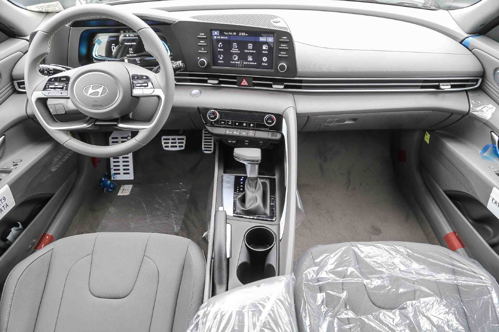 Certified 2026 Hyundai Elantra Sport FWD image 11