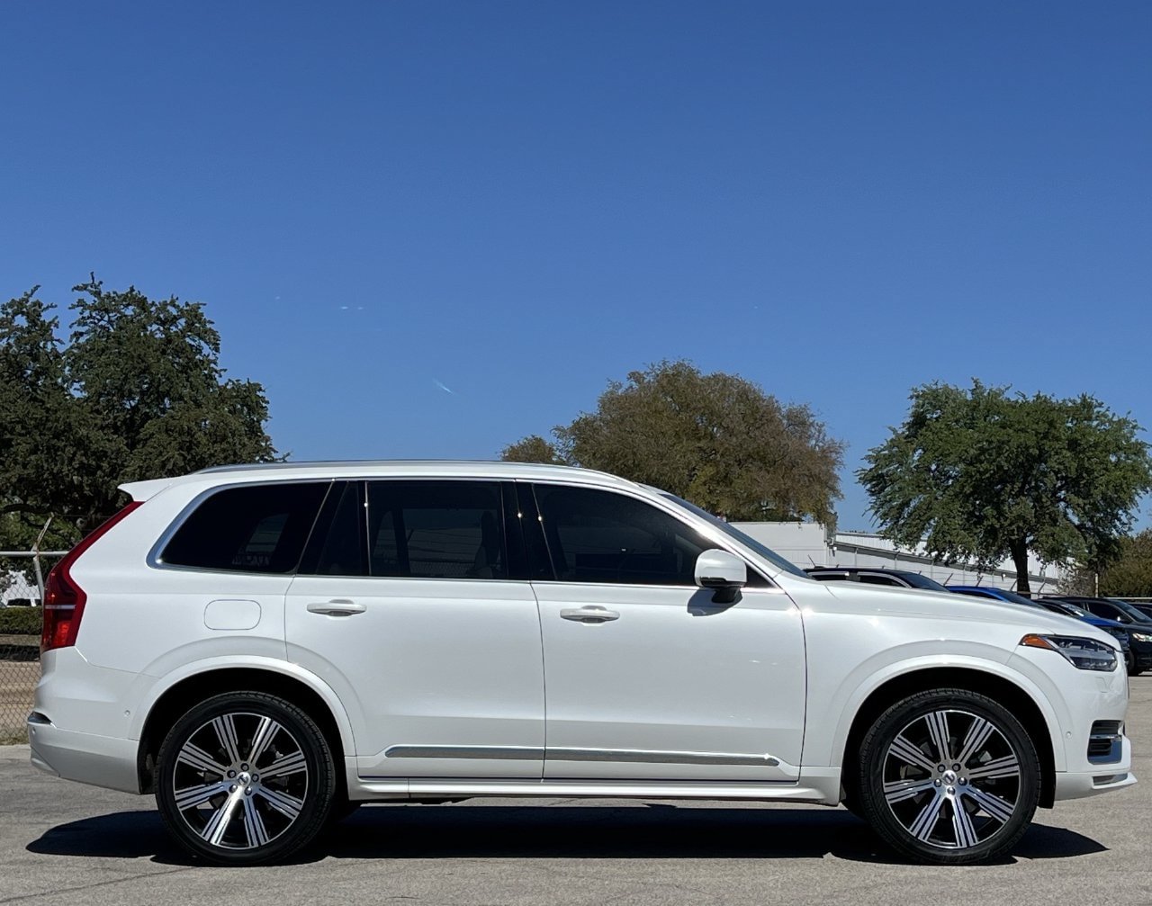 Used 2023 Volvo XC90 B6 Ultimate AWD/4WD image 3