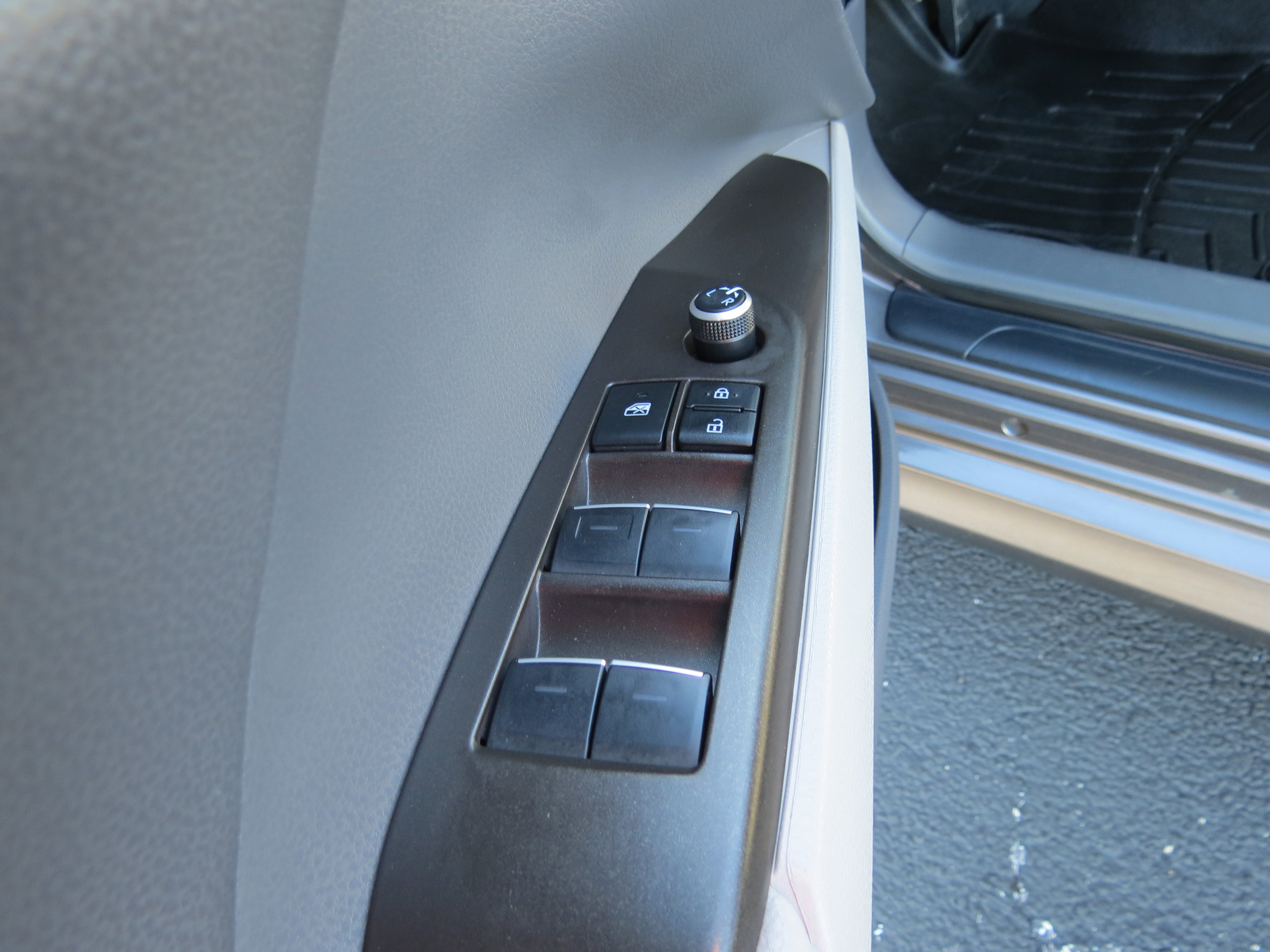 Used 2022 Toyota Camry XLE image 25