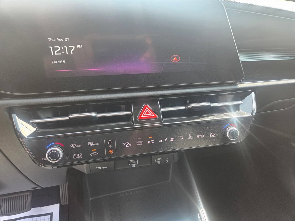 Used 2024 Kia Niro Wind FWD image 12