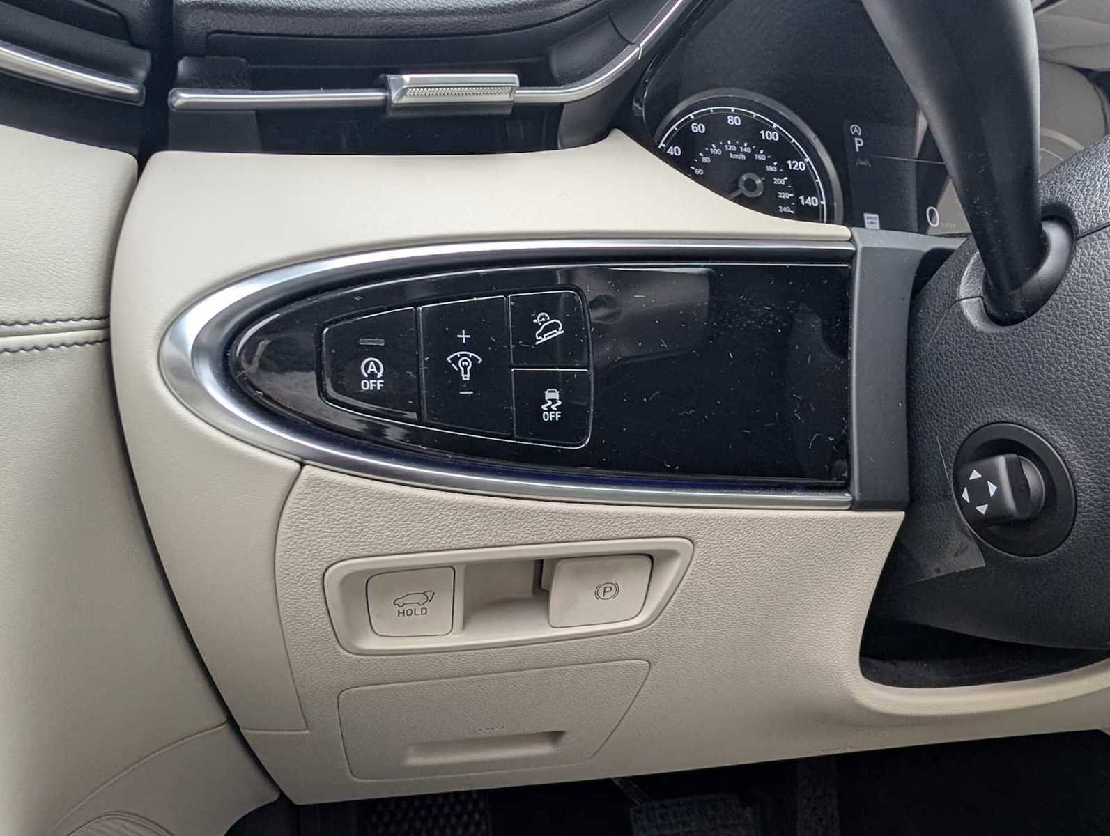 Used 2022 Genesis GV70 2.5T w/ Advanced Package image 13