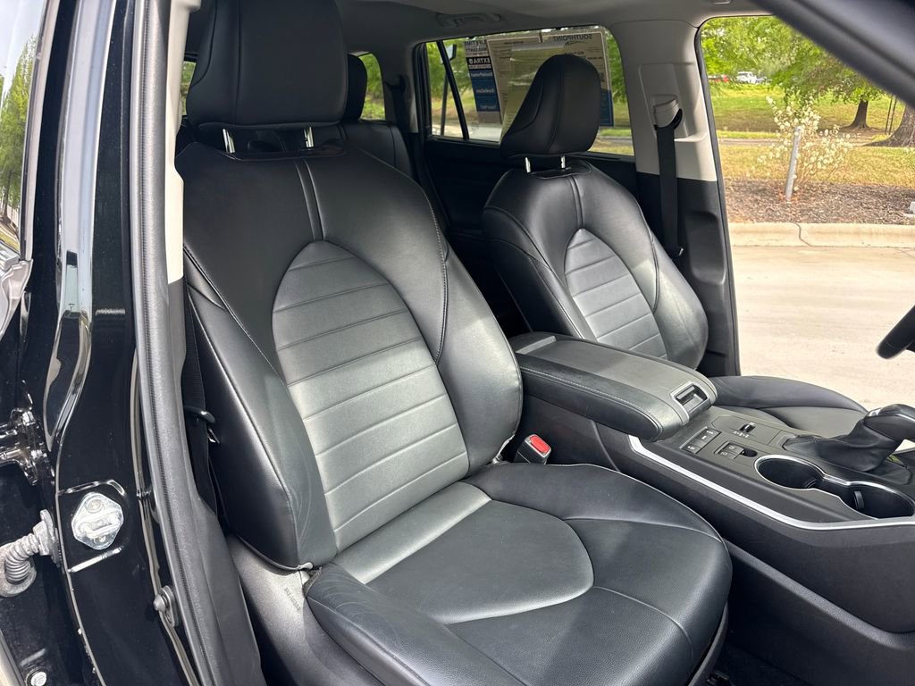 Used 2022 Toyota Highlander XLE image 33
