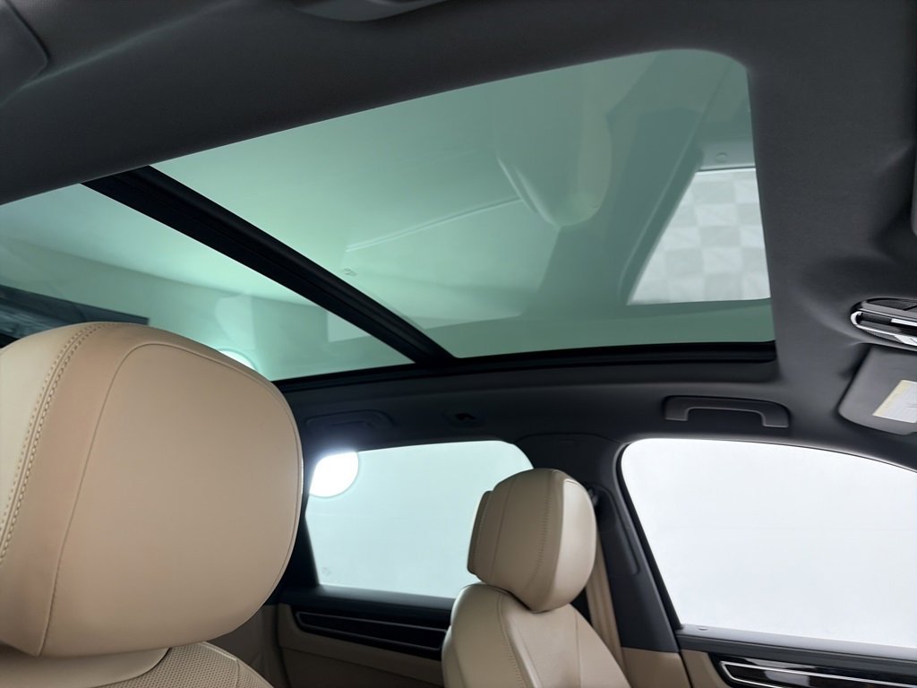 Used 2020 Porsche Cayenne S image 31