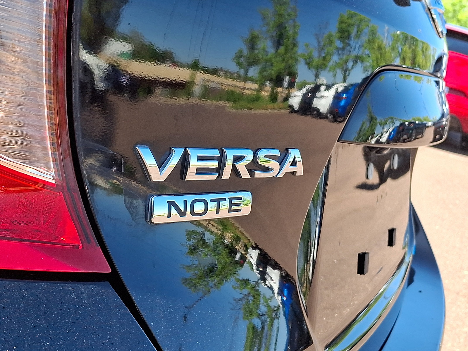 Used 2015 Nissan Versa Note SV FWD image 28