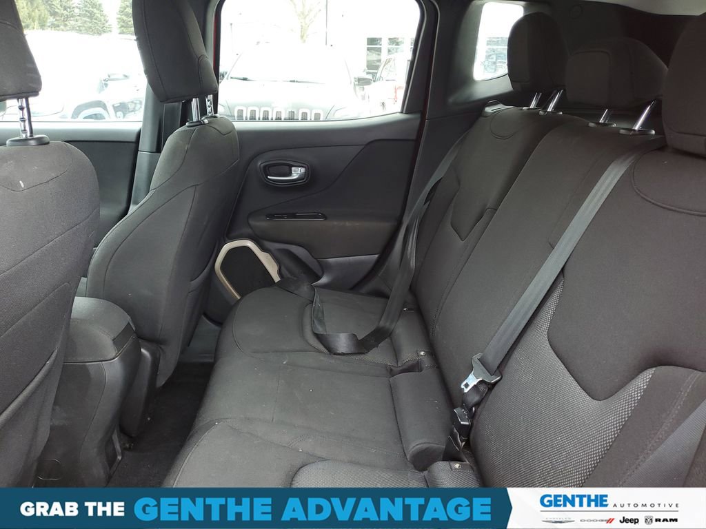 Used 2016 Jeep Renegade Latitude AWD/4WD image 19