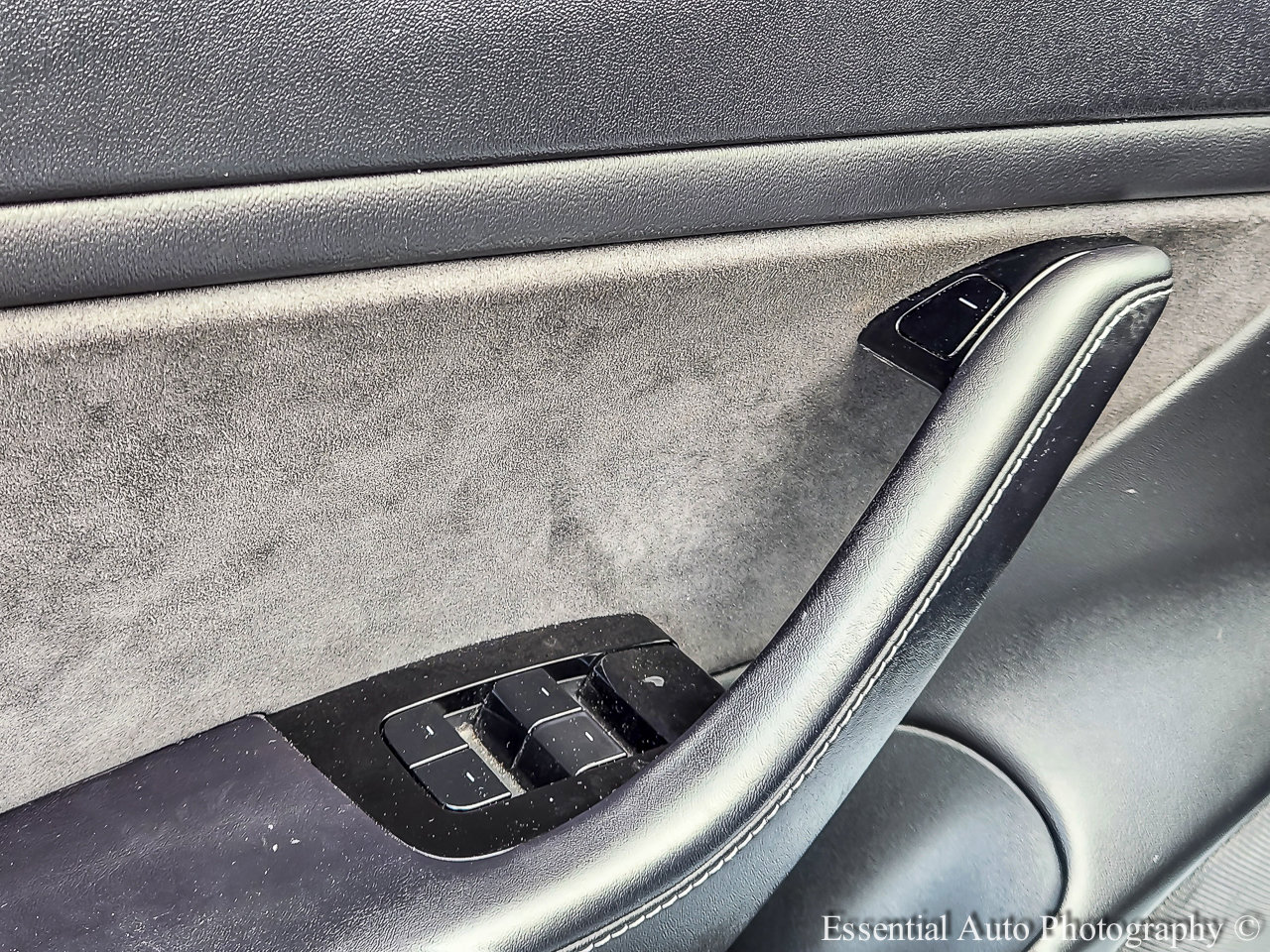 Used 2018 Tesla Model 3 Long Range RWD image 13