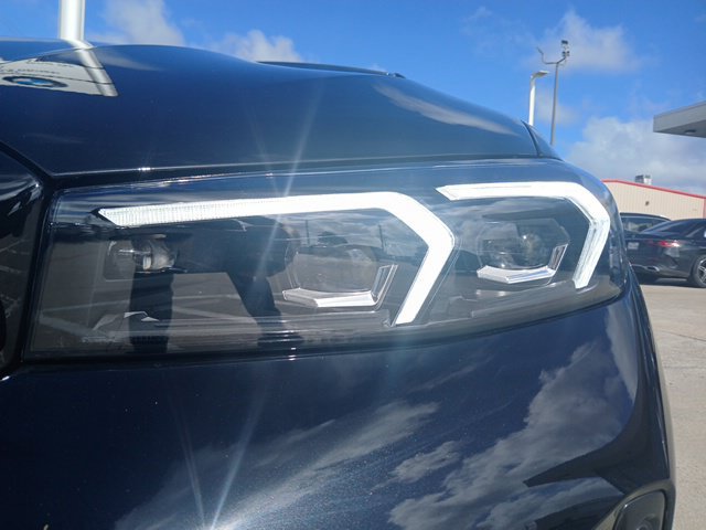 New 2026 BMW 330i Sedan w/ M Sport Package RWD image 4