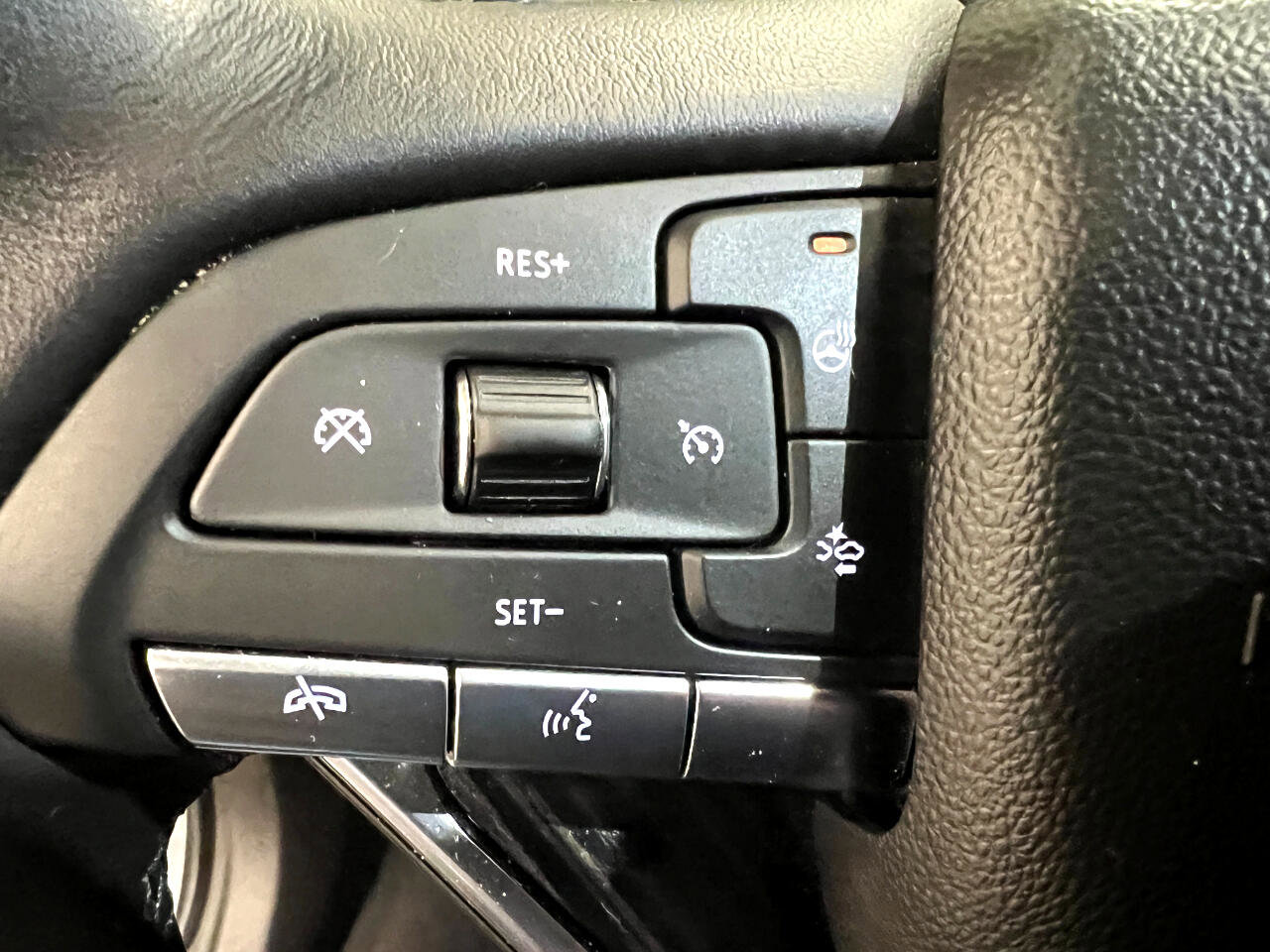 Used 2024 Cadillac XT6 Premium Luxury image 35