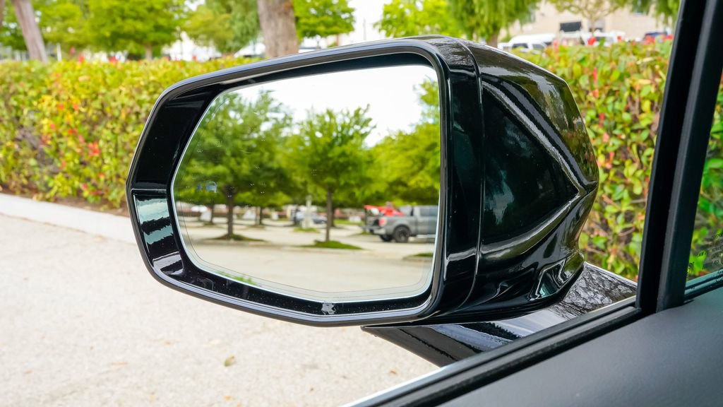 Certified 2025 Cadillac XT6 Luxury image 27