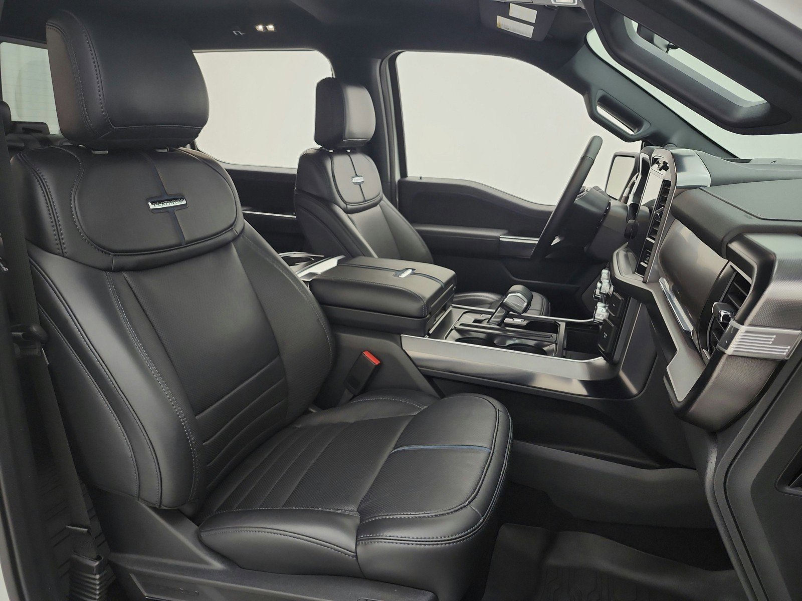 Used 2025 Ford F150 Platinum image 28