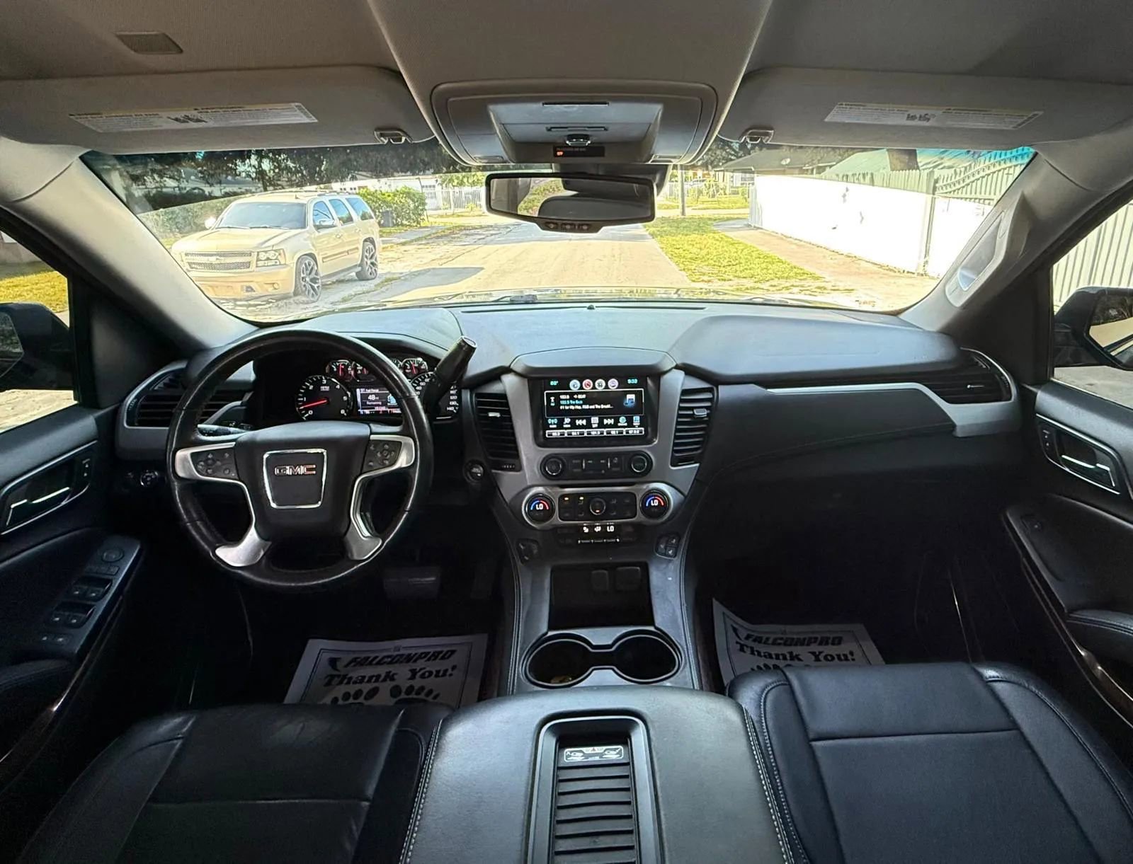 Used 2017 GMC Yukon XL SLT AWD/4WD image 9