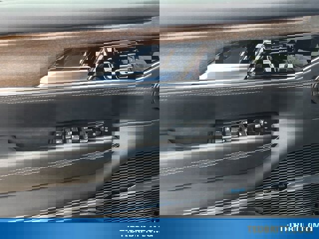 Used 2024 Jeep Grand Wagoneer L 4WD image 42