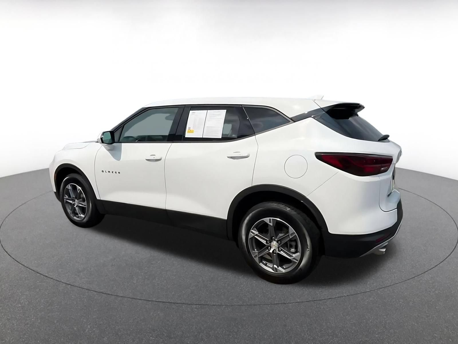 Used 2025 Chevrolet Blazer LT FWD image 10