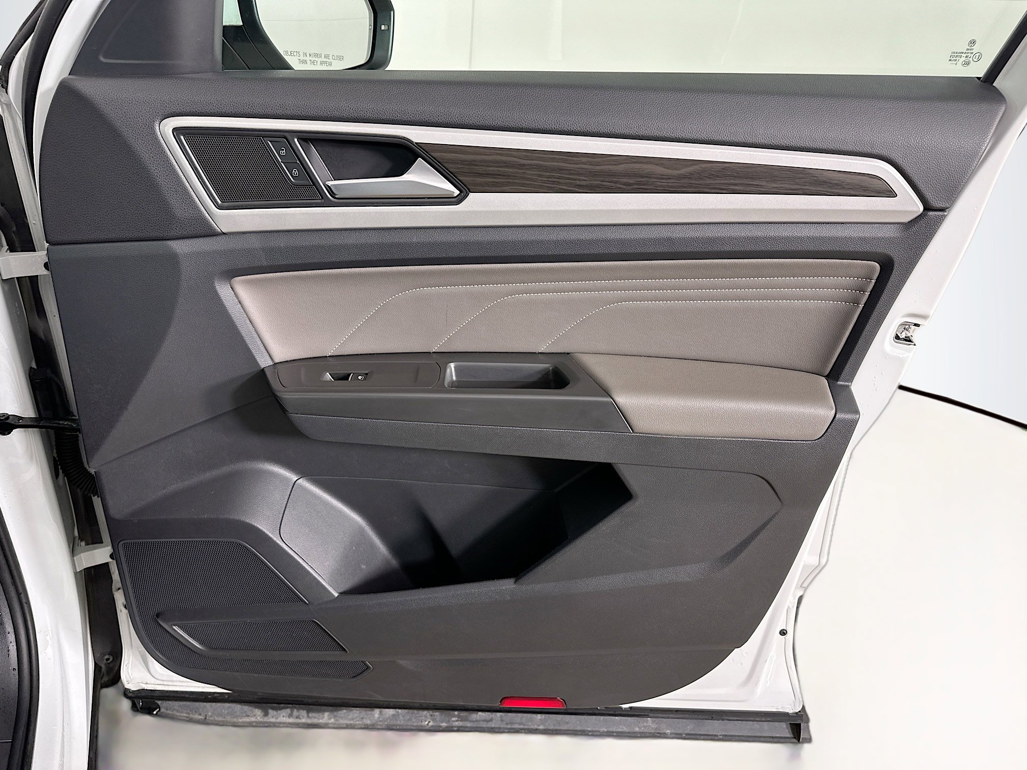 Used 2023 Volkswagen Atlas SE image 33