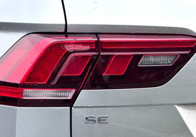 Used 2023 Volkswagen Tiguan SE R-Line FWD image 7