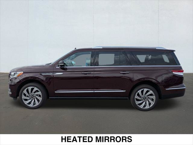 Used 2024 Lincoln Navigator L Reserve AWD/4WD image 2