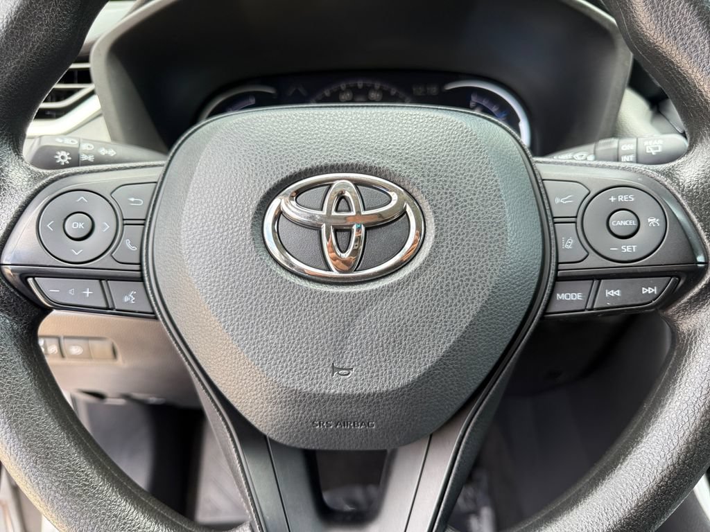 Used 2024 Toyota RAV4 XLE AWD/4WD image 19