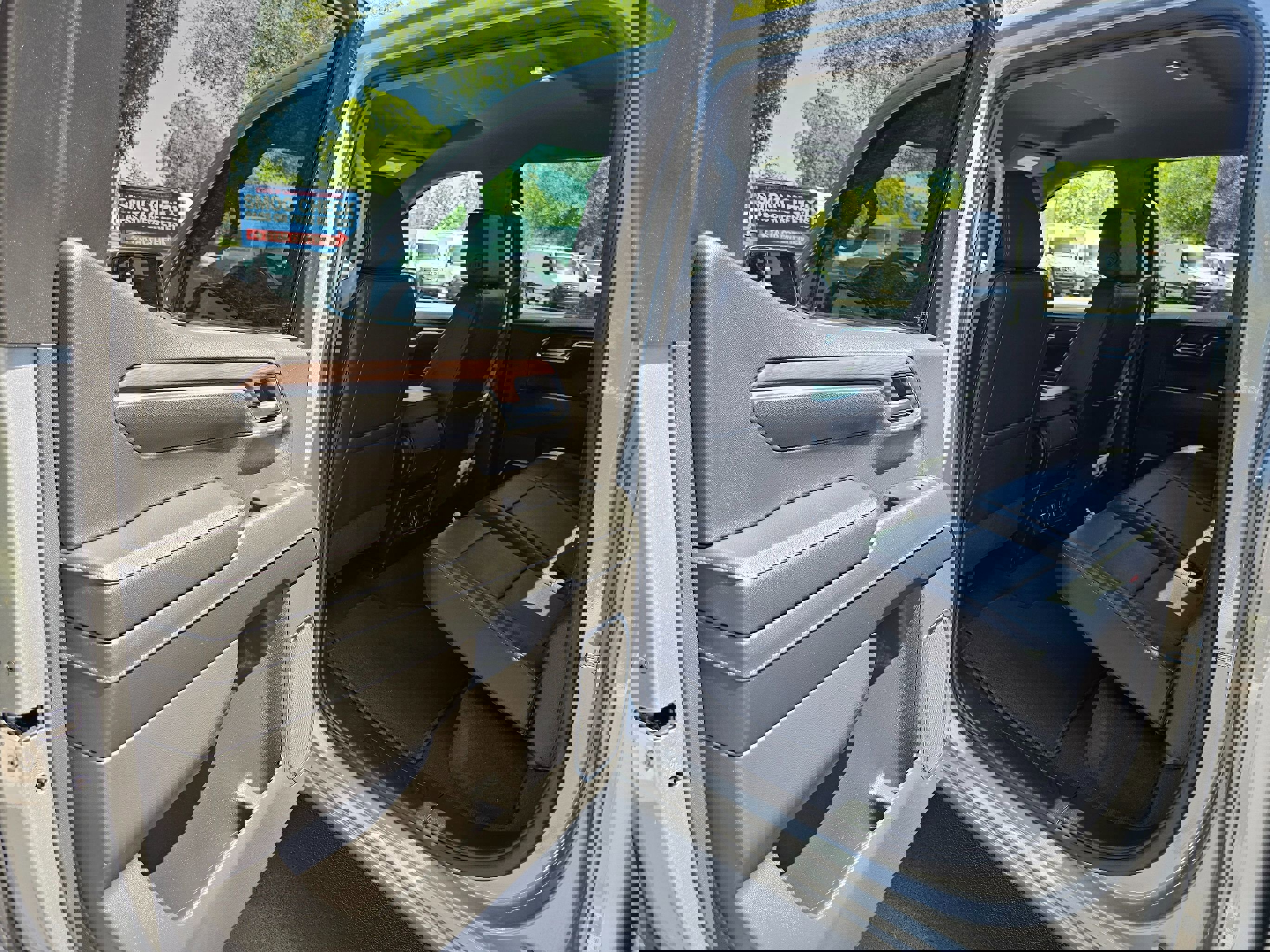 Used 2024 GMC Sierra 1500 SLT AWD/4WD image 17