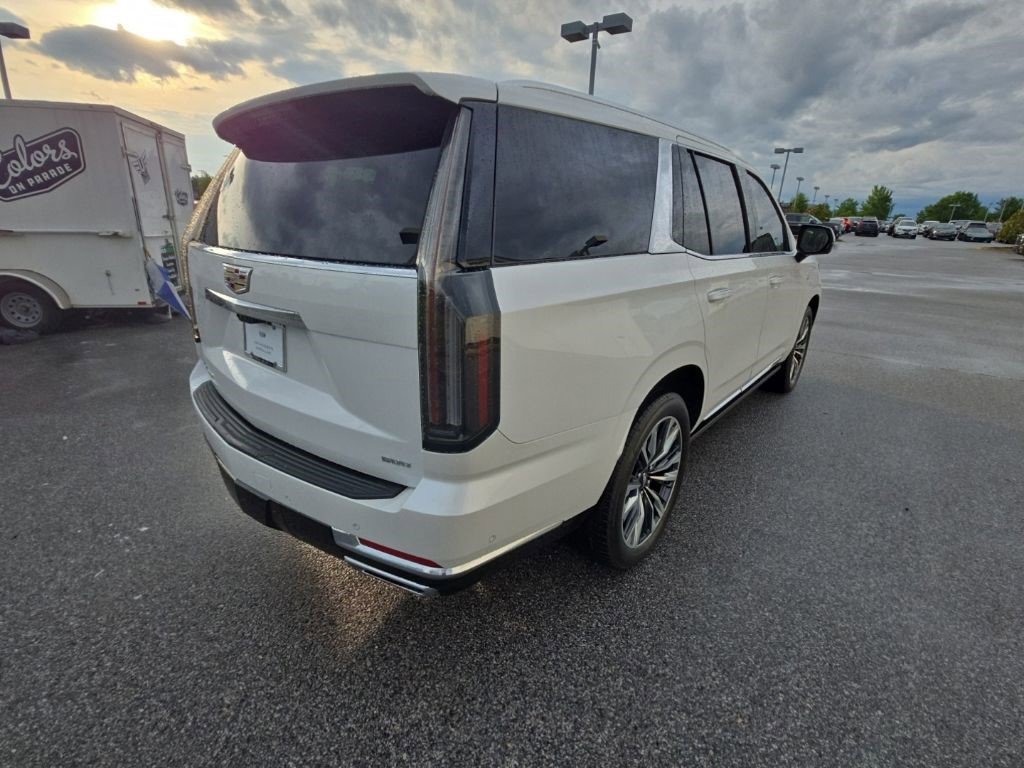Certified 2025 Cadillac Escalade Premium Luxury w/ Touring Package AWD/4WD image 4
