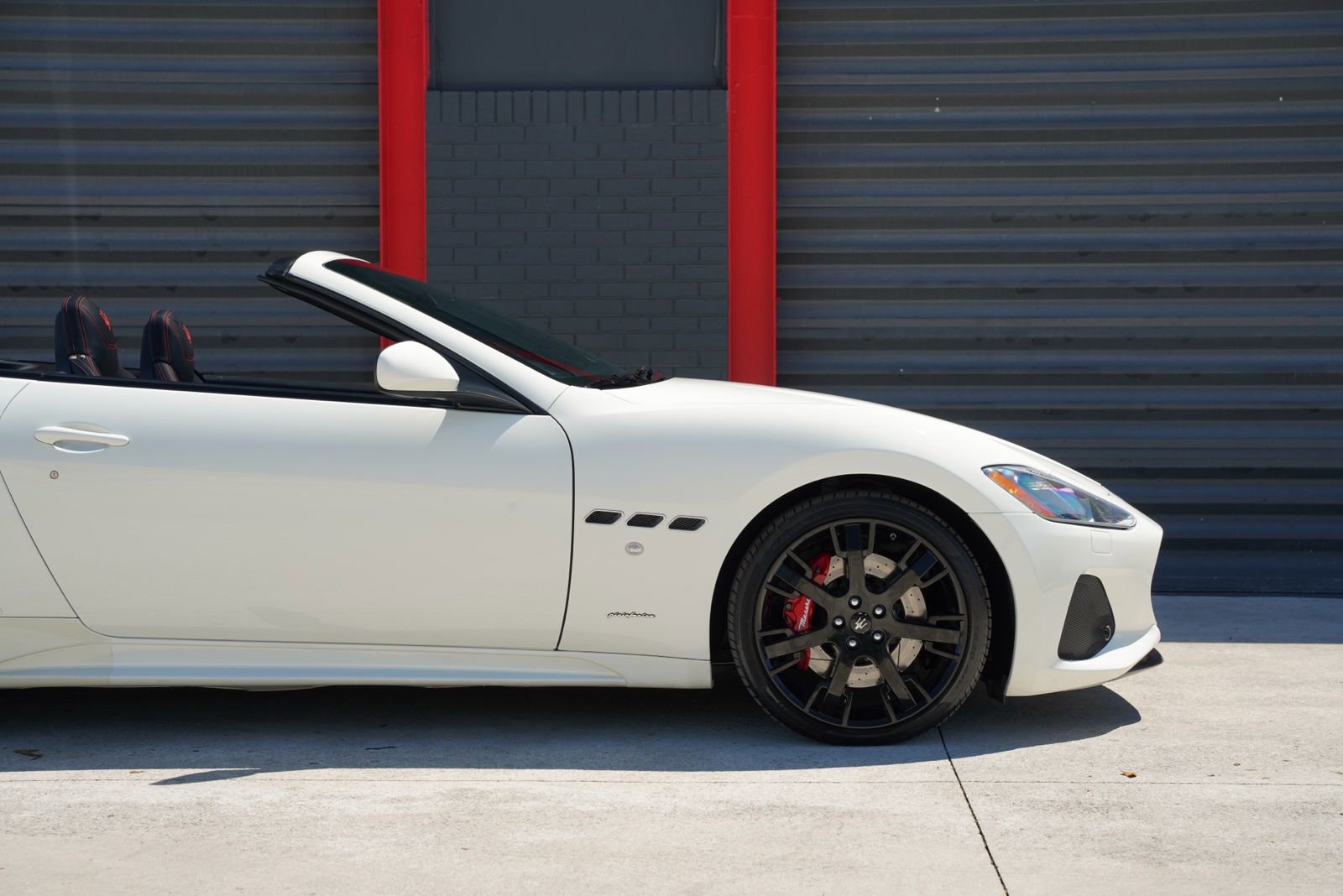 Used 2018 Maserati GranTurismo Sport image 3