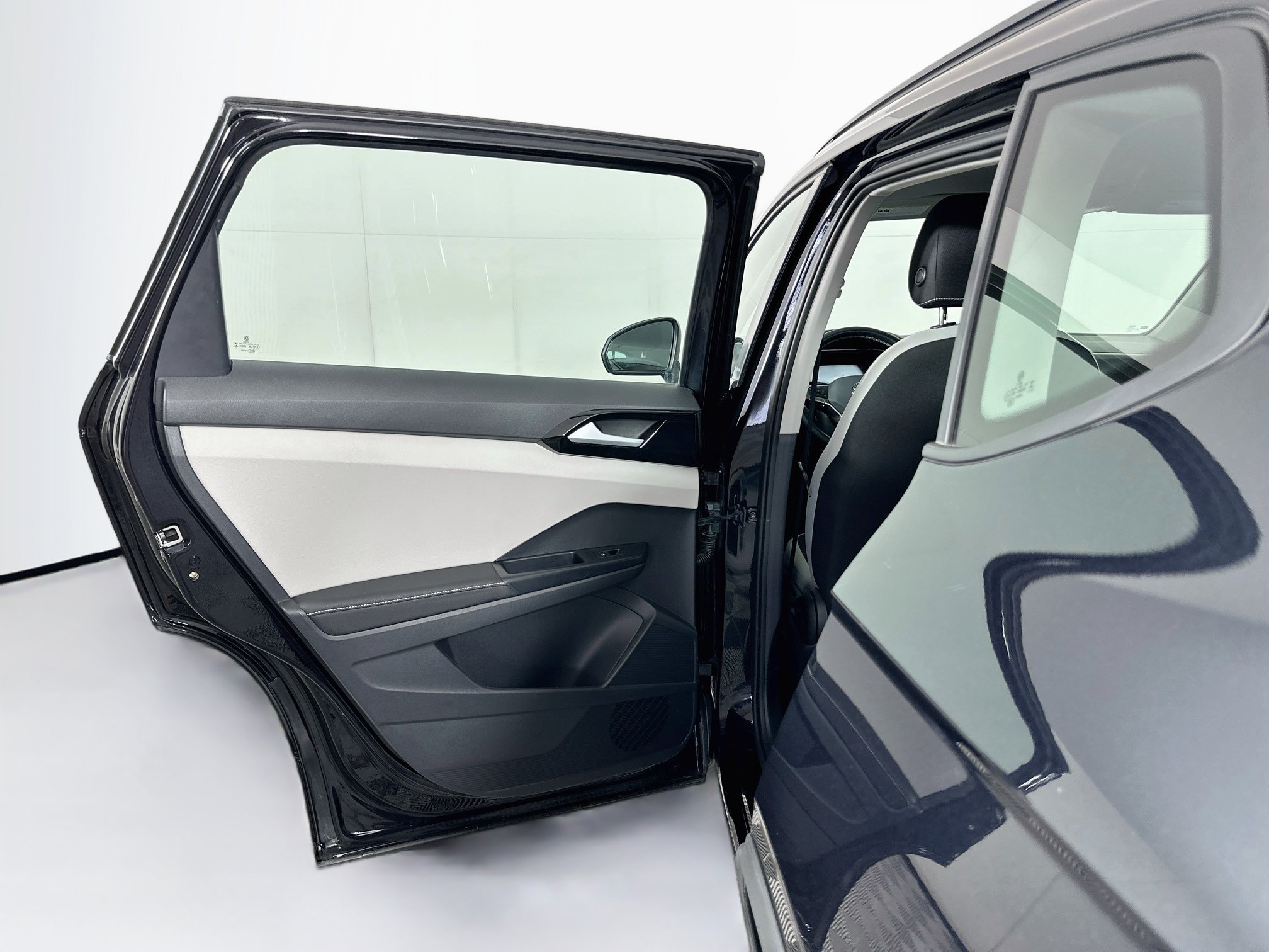 Used 2025 Volkswagen Taos S FWD image 25