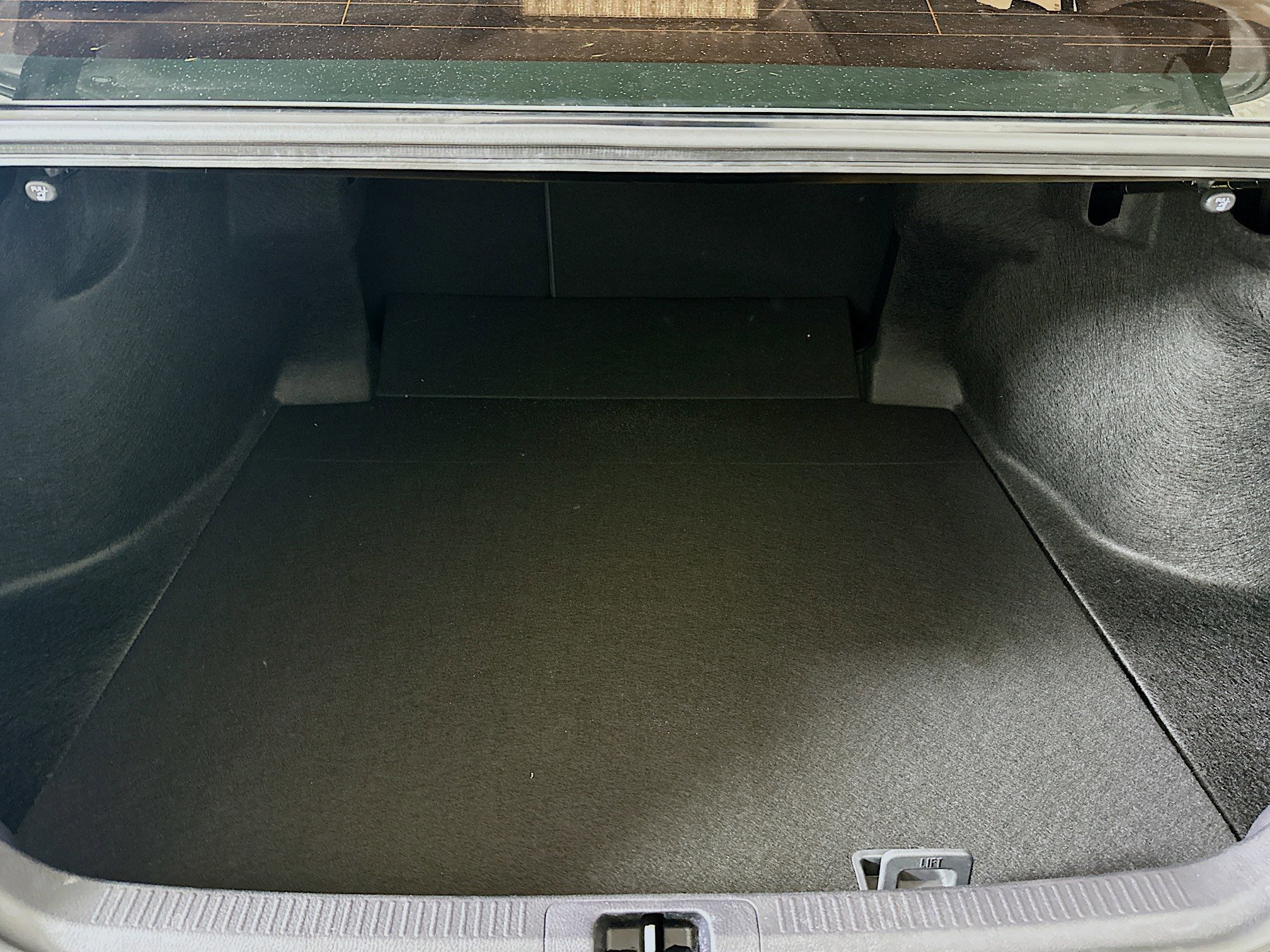 Used 2024 Toyota Camry SE image 30