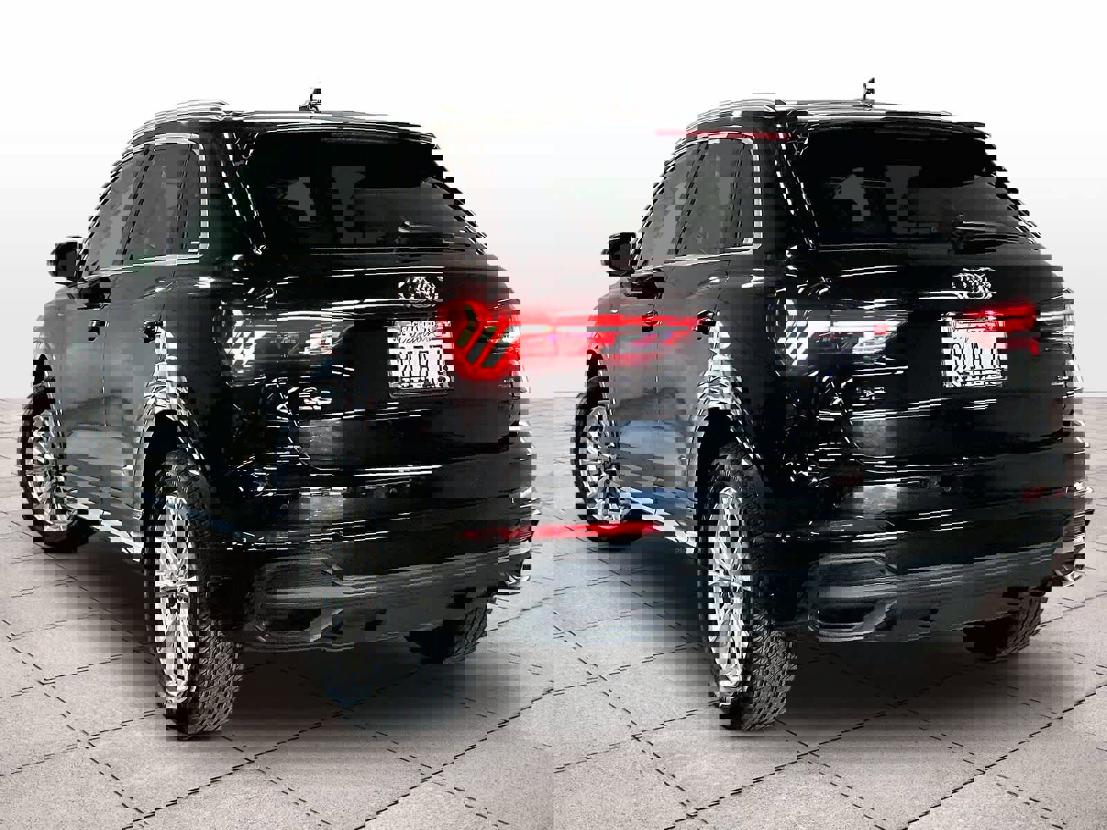 Certified 2025 Audi Q3 2.0T Premium w/ Convenience Package image 14