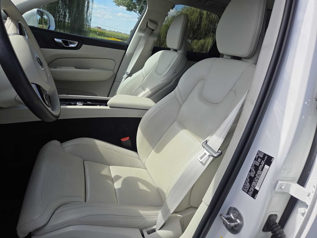 Used 2022 Volvo XC60 B5 Inscription AWD/4WD image 10