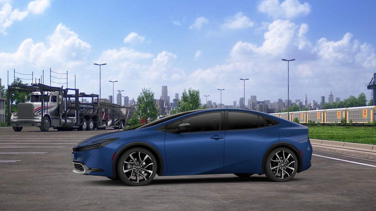 New 2026 Toyota Prius Plug-In Hybrid image 3